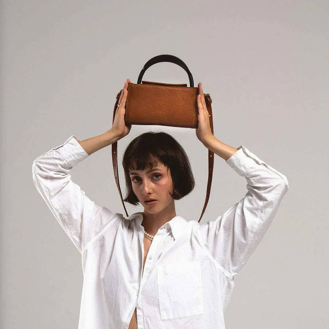 Ledertasche für AirPods Max – The Minimalist 3.0 (Braun) - nature-leather.de