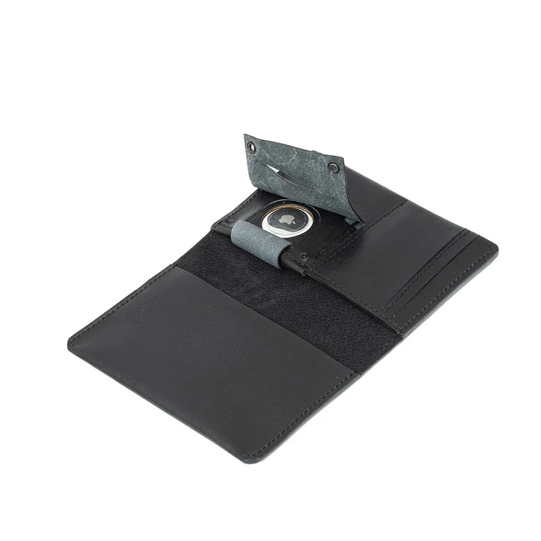 Leder AirTag Passport Holder - nature-leather.de