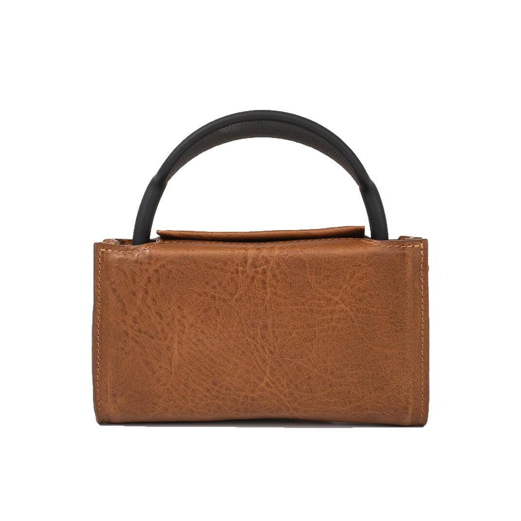 Ledertasche für AirPods Max – The Minimalist 3.0 (Braun) - nature-leather.de